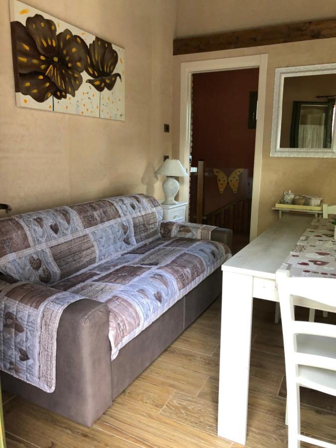 B&B La Piazzetta กาสติโญเน เด เปโปลี ภายนอก รูปภาพ