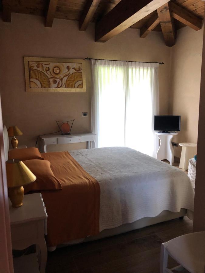 B&B La Piazzetta กาสติโญเน เด เปโปลี ภายนอก รูปภาพ