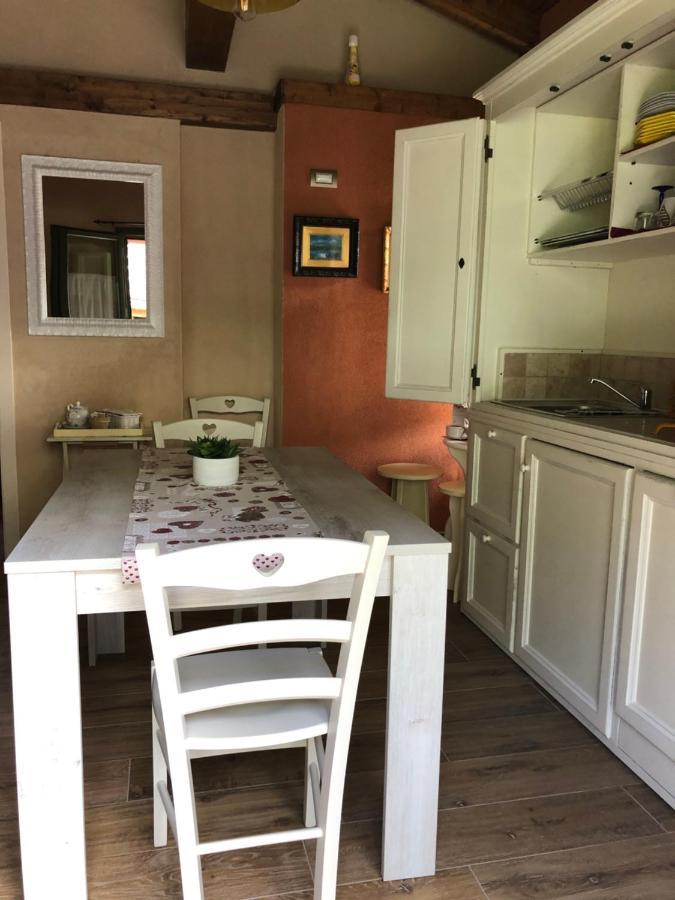 B&B La Piazzetta กาสติโญเน เด เปโปลี ภายนอก รูปภาพ