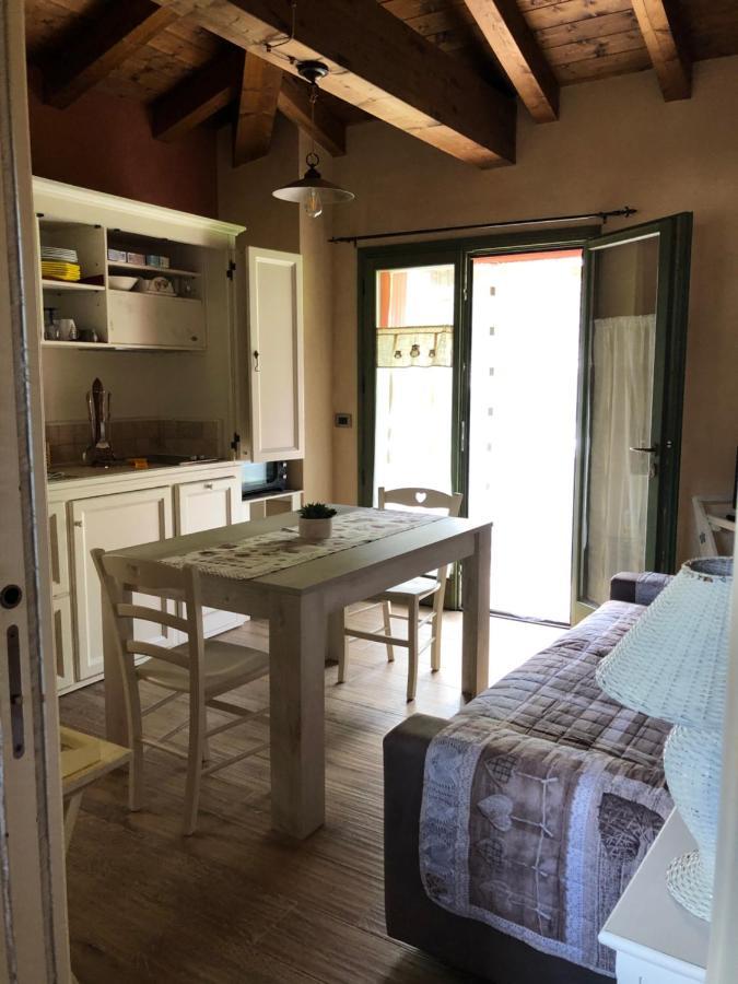 B&B La Piazzetta กาสติโญเน เด เปโปลี ภายนอก รูปภาพ