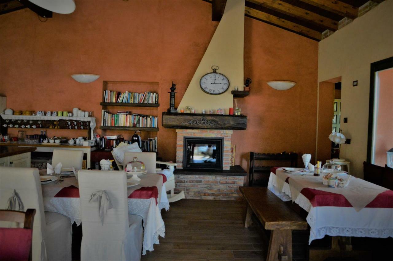 B&B La Piazzetta กาสติโญเน เด เปโปลี ภายนอก รูปภาพ