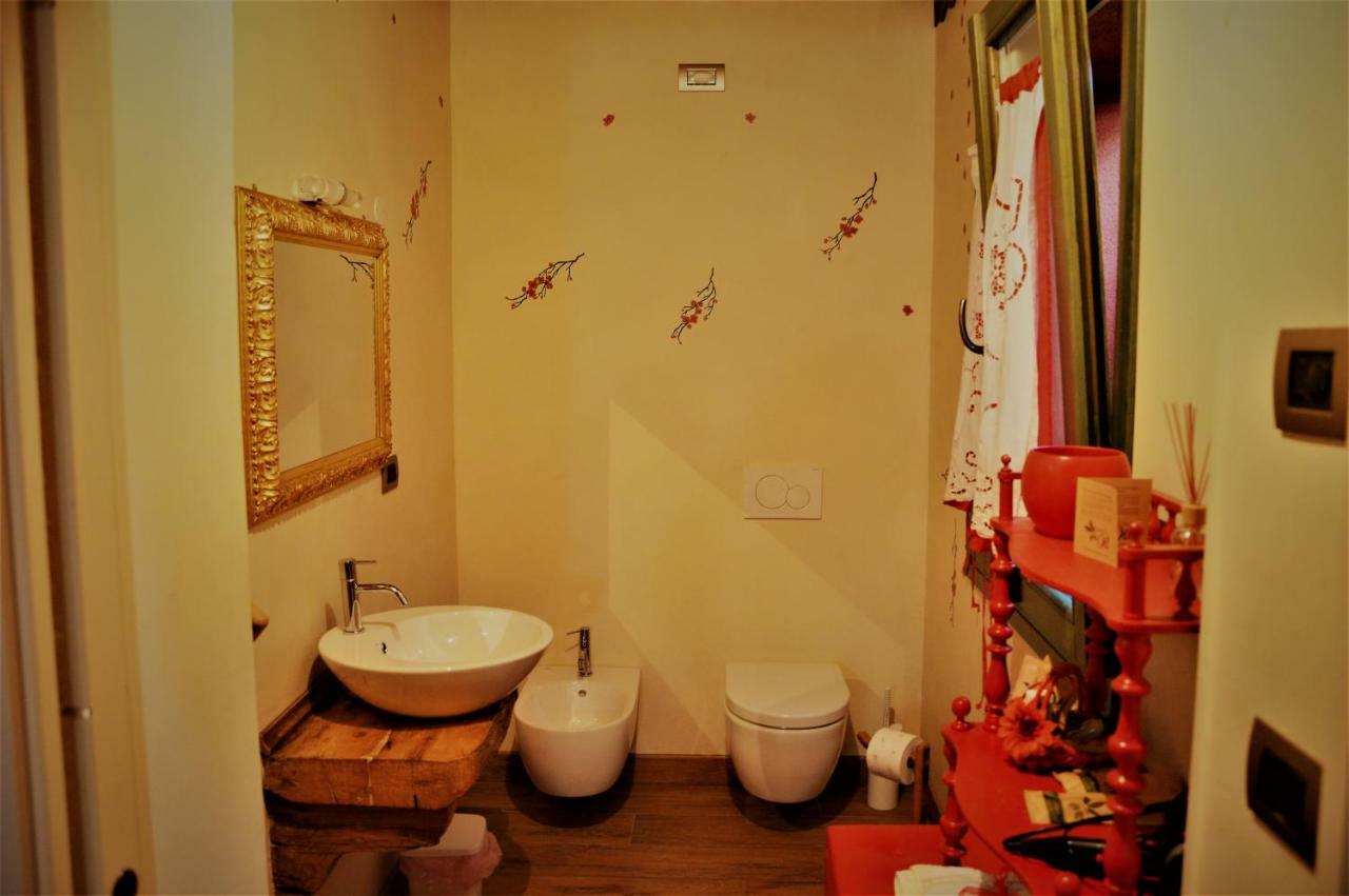 B&B La Piazzetta กาสติโญเน เด เปโปลี ภายนอก รูปภาพ