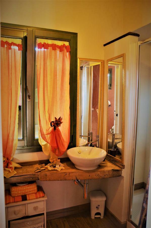 B&B La Piazzetta กาสติโญเน เด เปโปลี ภายนอก รูปภาพ