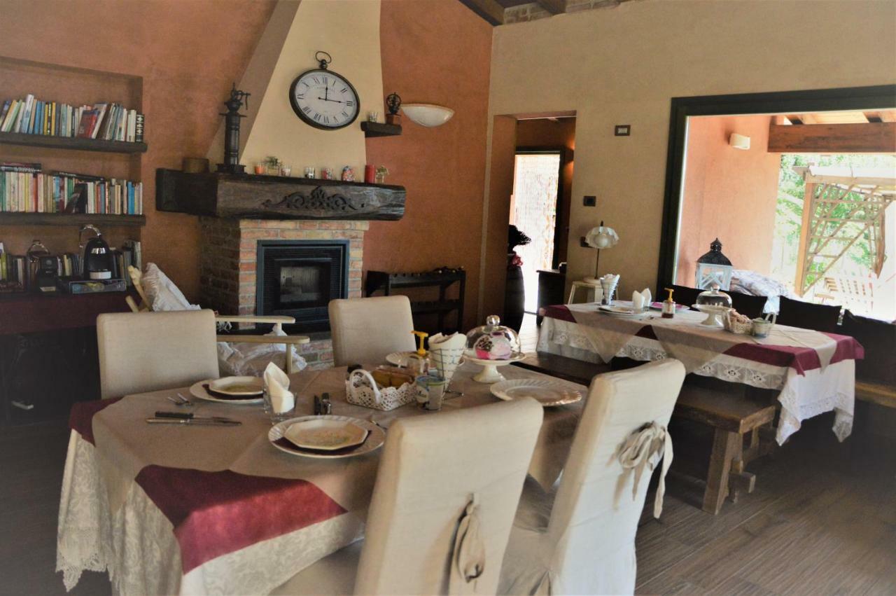 B&B La Piazzetta กาสติโญเน เด เปโปลี ภายนอก รูปภาพ