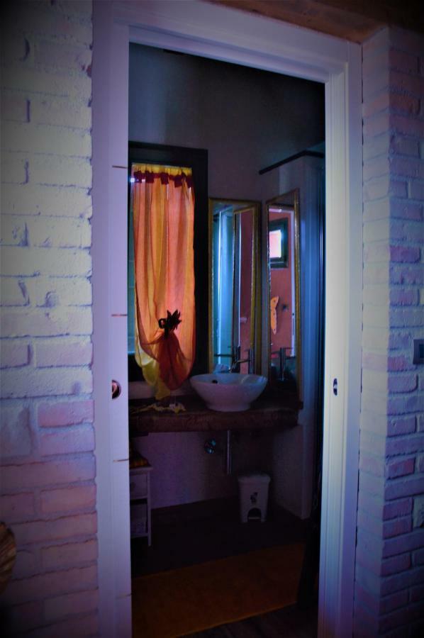 B&B La Piazzetta กาสติโญเน เด เปโปลี ภายนอก รูปภาพ