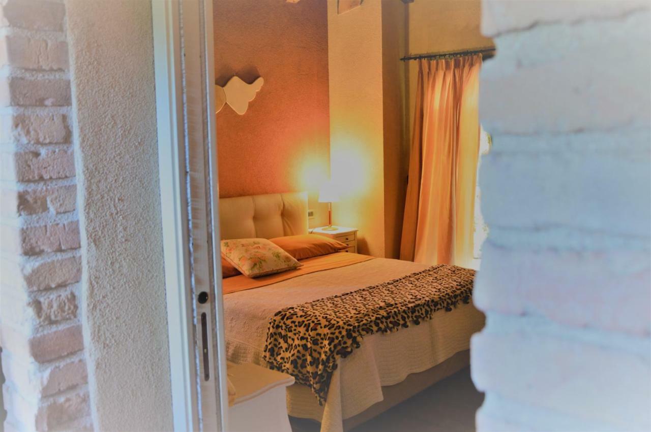 B&B La Piazzetta กาสติโญเน เด เปโปลี ภายนอก รูปภาพ